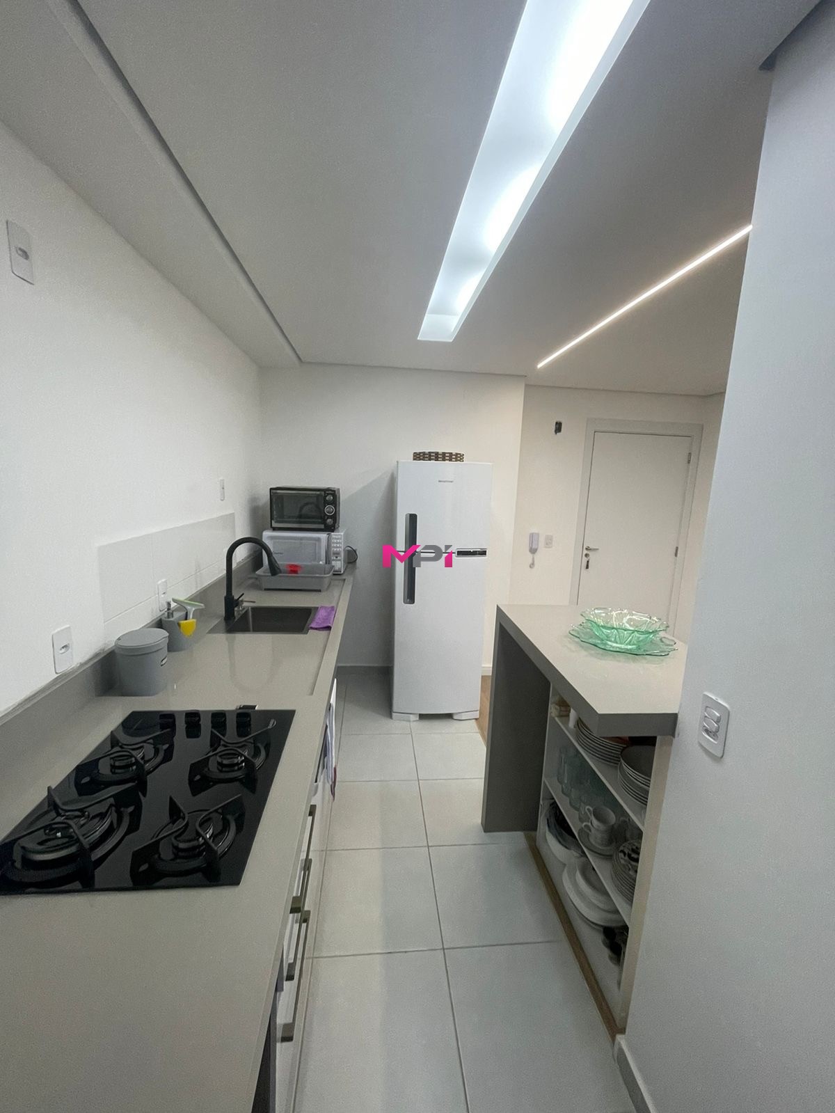 Apartamento à venda com 2 quartos, 64m² - Foto 12
