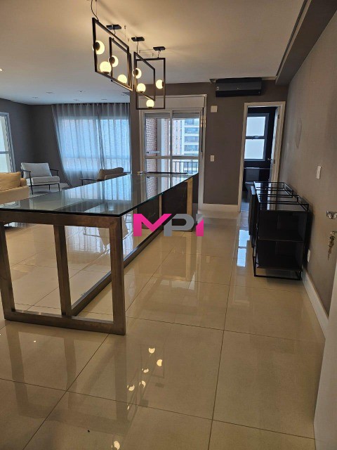 Apartamento à venda com 3 quartos, 268m² - Foto 2