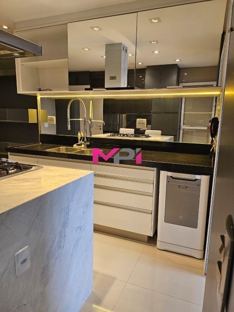 Apartamento à venda com 3 quartos, 268m² - Foto 7