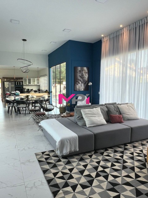 Casa de Condomínio à venda com 3 quartos, 280m² - Foto 2