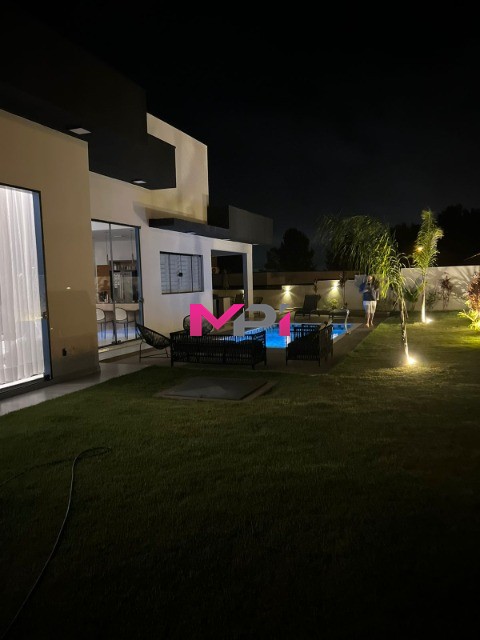 Casa de Condomínio à venda com 3 quartos, 280m² - Foto 4