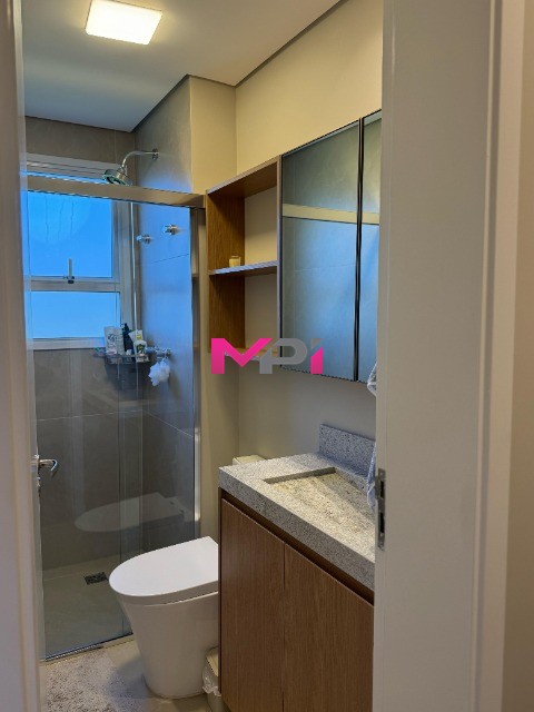 Apartamento à venda com 2 quartos, 70m² - Foto 11