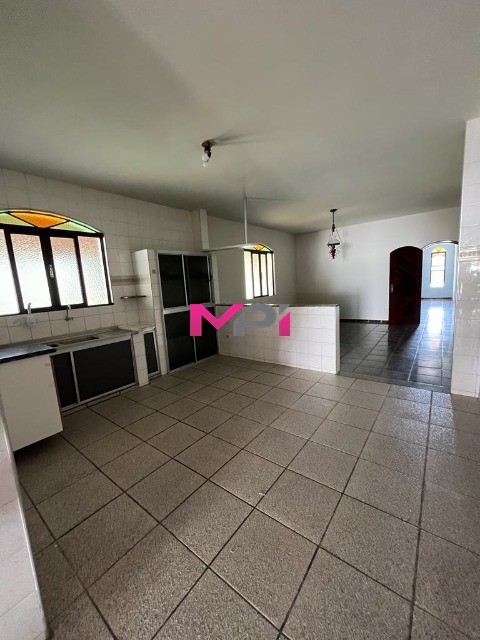 Chácara à venda com 4 quartos, 300m² - Foto 11