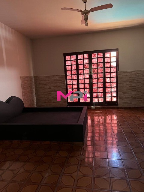Chácara à venda com 4 quartos, 300m² - Foto 13