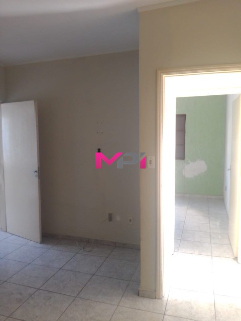 Casa à venda com 3 quartos, 135m² - Foto 2