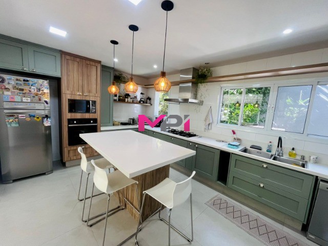 Casa de Condomínio à venda com 3 quartos, 350m² - Foto 10