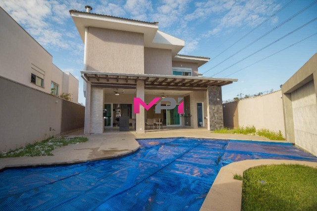Casa de Condomínio à venda com 4 quartos, 357m² - Foto 1