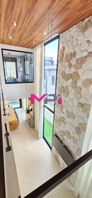 Casa de Condomínio à venda com 4 quartos, 268m² - Foto 2