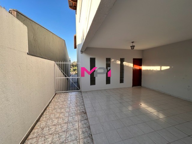 Casa à venda com 3 quartos, 196m² - Foto 32