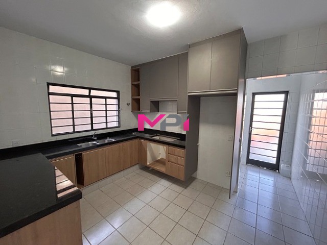 Casa à venda com 3 quartos, 196m² - Foto 17