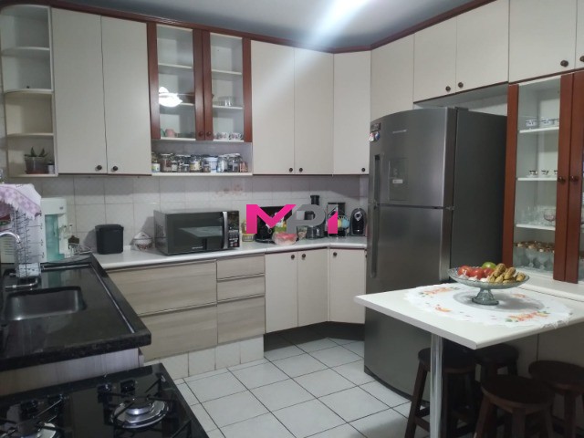 Casa à venda com 3 quartos, 186m² - Foto 9