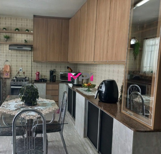 Casa à venda com 3 quartos, 200m² - Foto 7