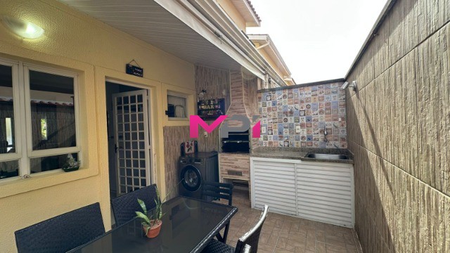 Casa de Condomínio à venda com 2 quartos, 74m² - Foto 1