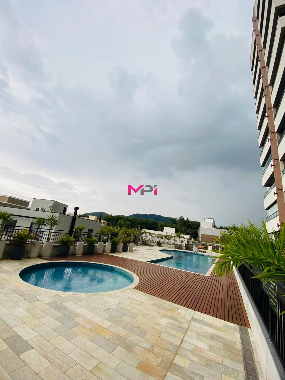 Apartamento à venda com 3 quartos, 101m² - Foto 28