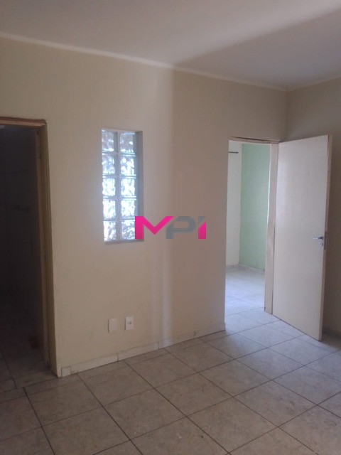 Casa à venda com 3 quartos, 135m² - Foto 1