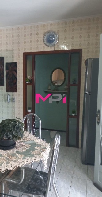 Casa à venda com 3 quartos, 200m² - Foto 11
