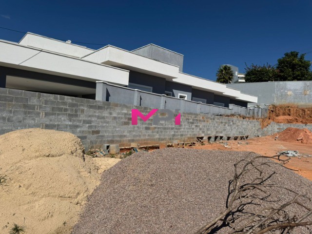 Terreno à venda, 715m² - Foto 1