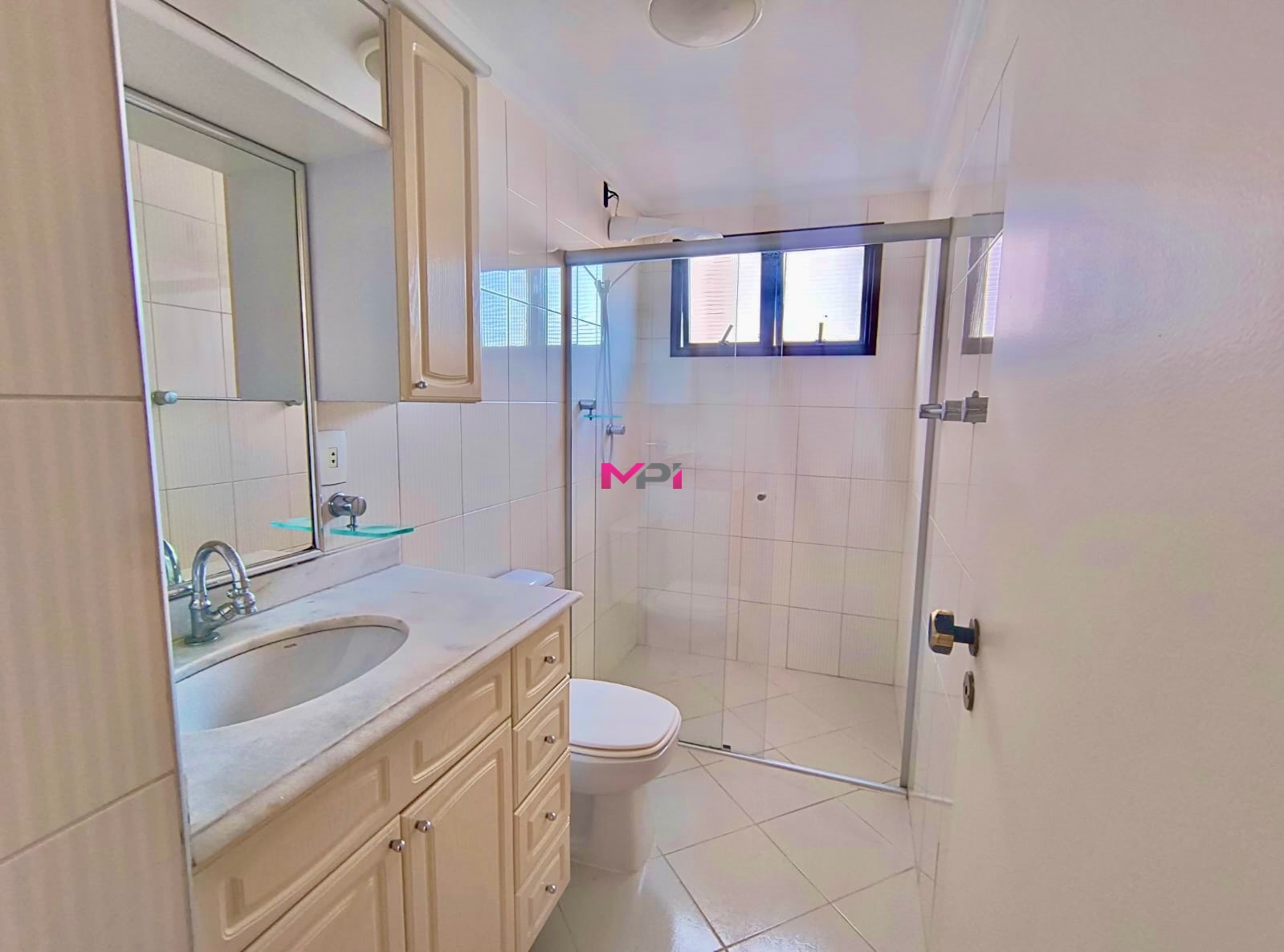 Apartamento para alugar com 2 quartos, 87m² - Foto 9