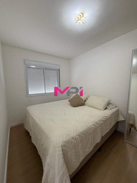 Apartamento à venda com 2 quartos, 64m² - Foto 4