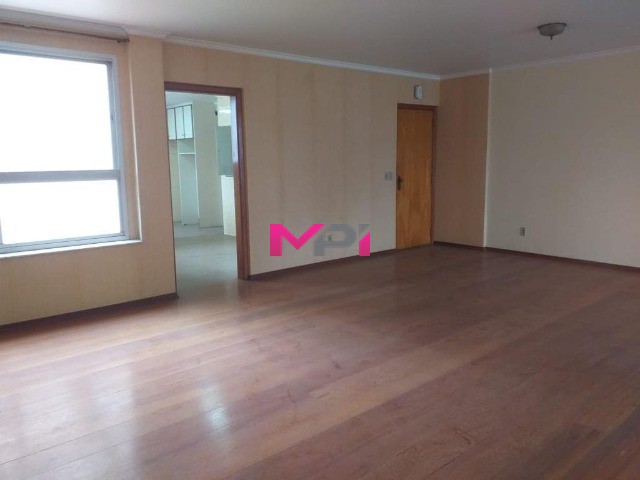 Apartamento à venda com 3 quartos, 180m² - Foto 2