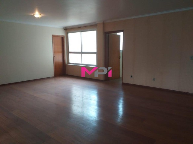 Apartamento à venda com 3 quartos, 180m² - Foto 3