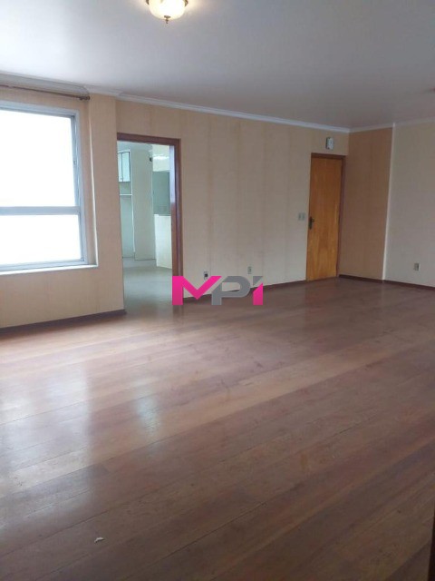 Apartamento à venda com 3 quartos, 180m² - Foto 5