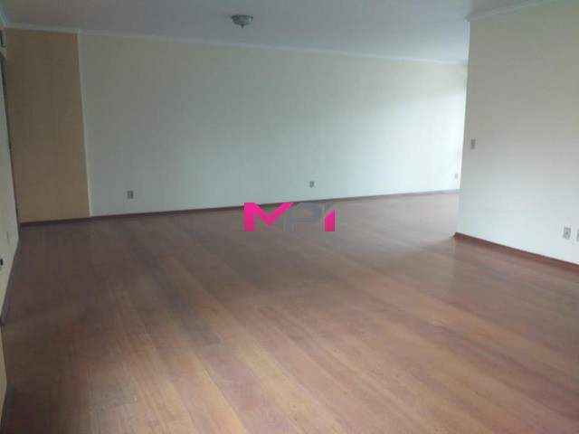 Apartamento à venda com 3 quartos, 180m² - Foto 7