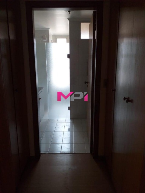 Apartamento à venda com 3 quartos, 180m² - Foto 18