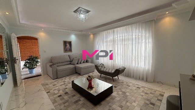 Casa para alugar com 3 quartos, 183m² - Foto 1