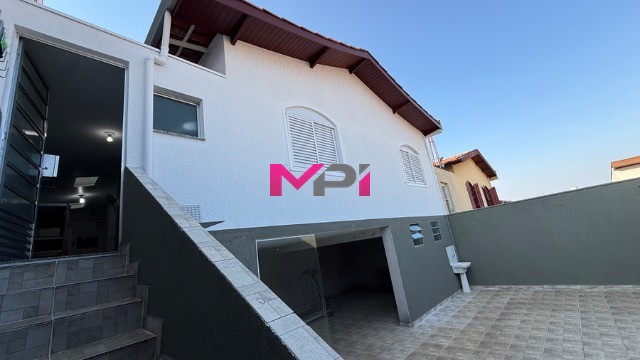 Casa para alugar com 3 quartos, 183m² - Foto 35