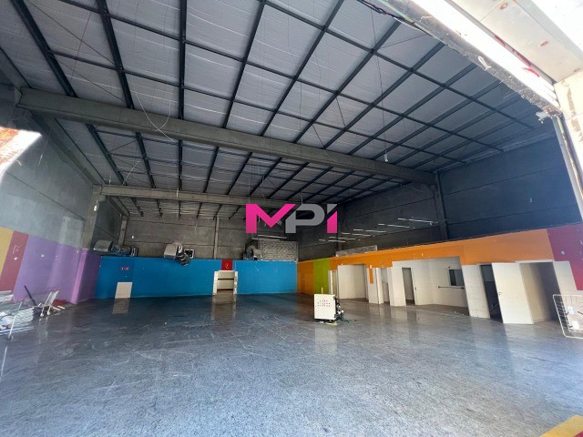 Depósito-Galpão-Armazém para alugar, 630m² - Foto 1