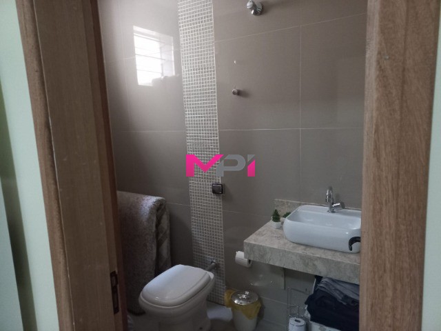 Casa à venda com 3 quartos, 214m² - Foto 10