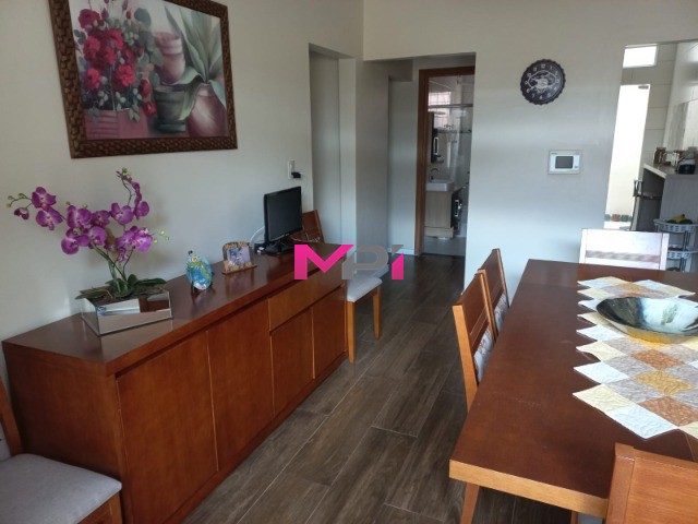 Casa à venda com 3 quartos, 214m² - Foto 4