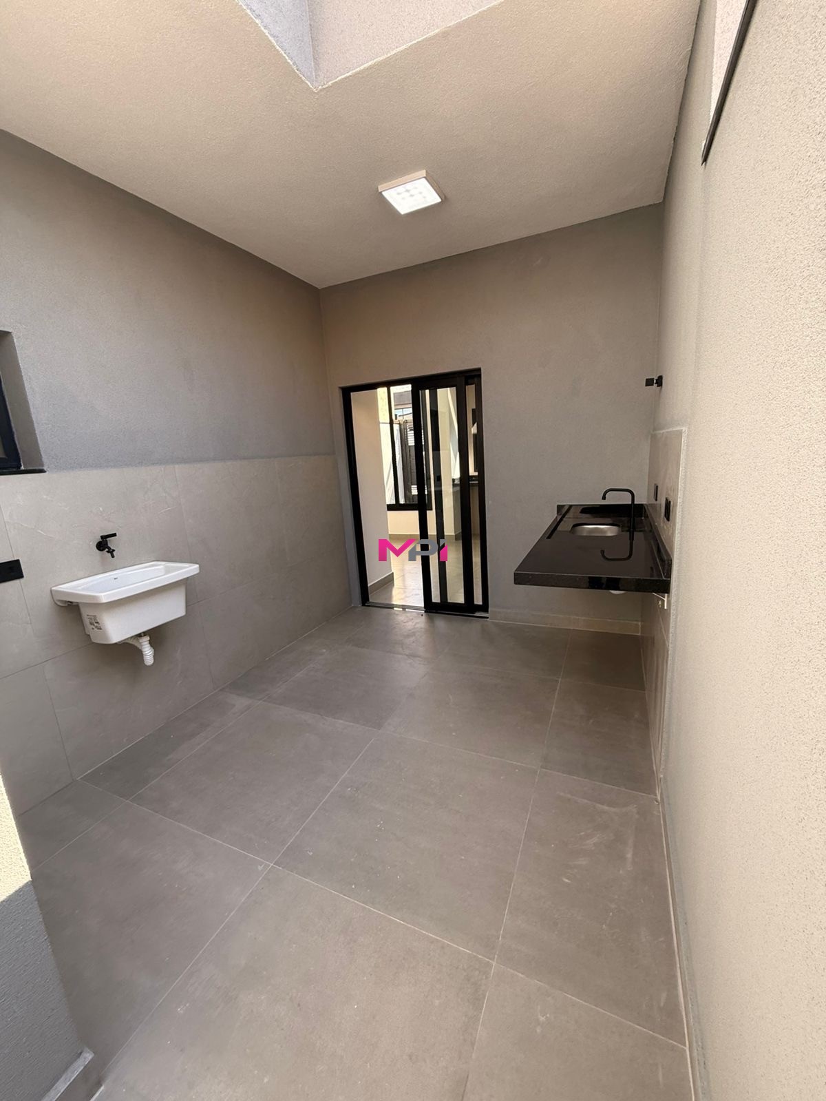 Casa à venda com 3 quartos, 83m² - Foto 14