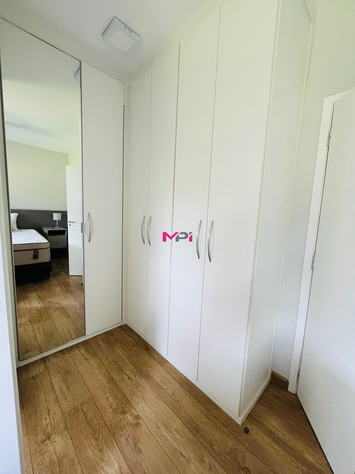 Apartamento à venda com 2 quartos, 66m² - Foto 13