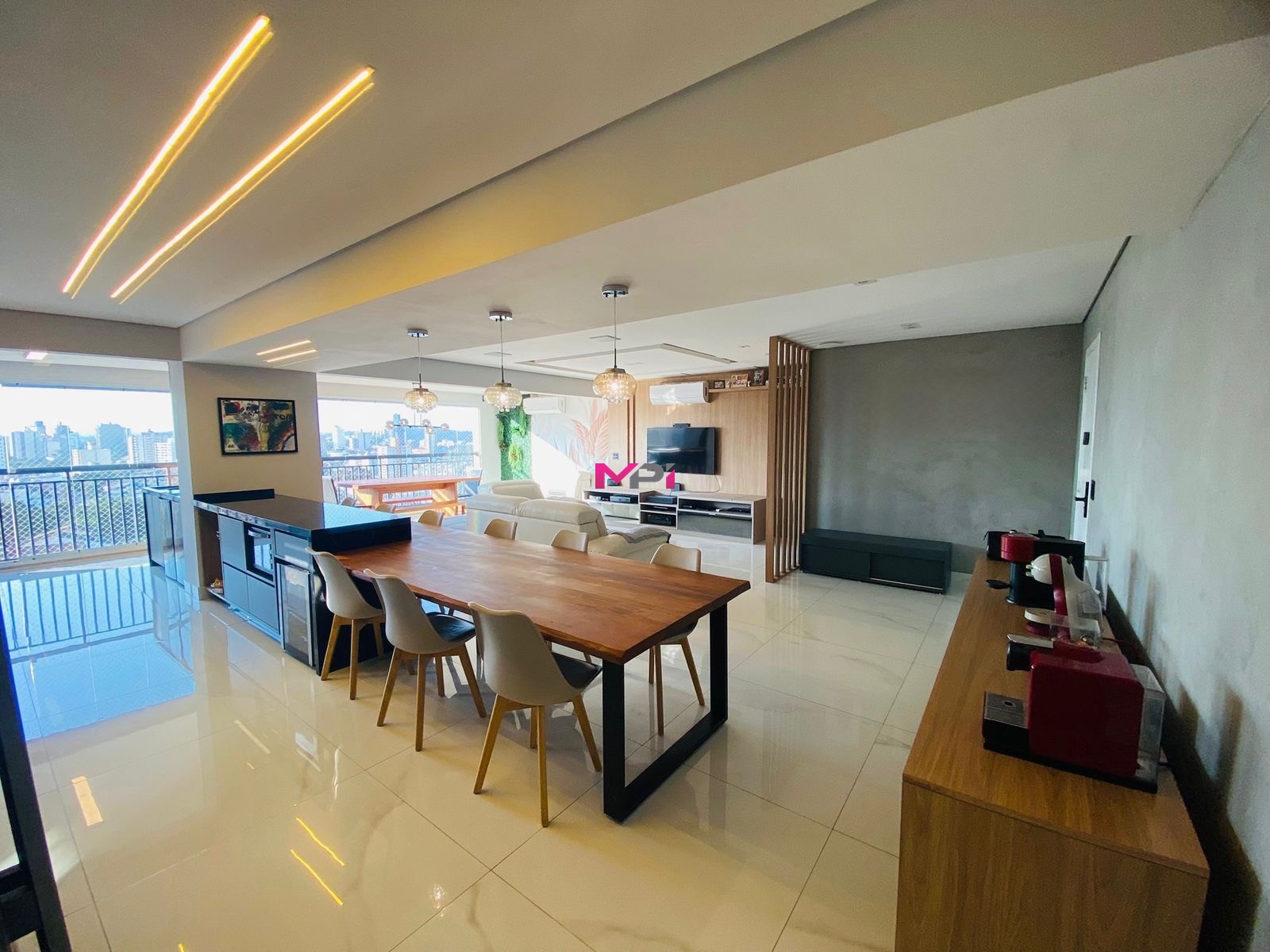 Apartamento à venda com 3 quartos, 166m² - Foto 2