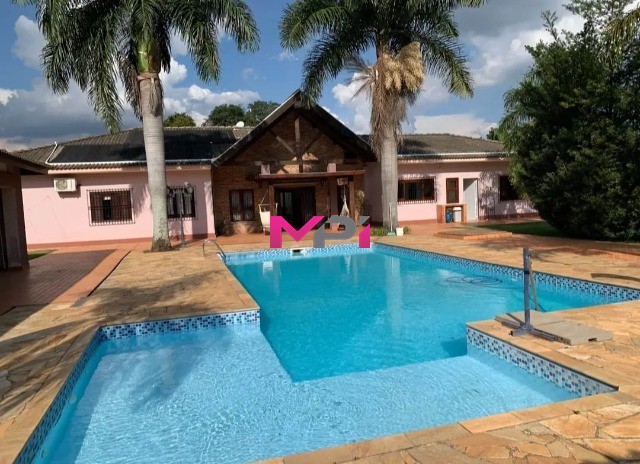 Chácara para alugar com 4 quartos, 1500m² - Foto 1