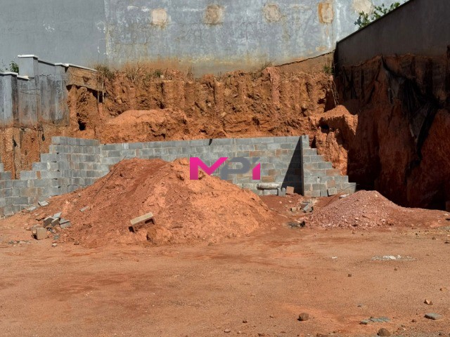 Terreno à venda, 715m² - Foto 2