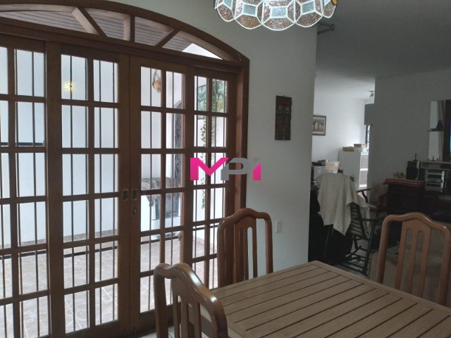Casa à venda com 3 quartos, 109m² - Foto 3