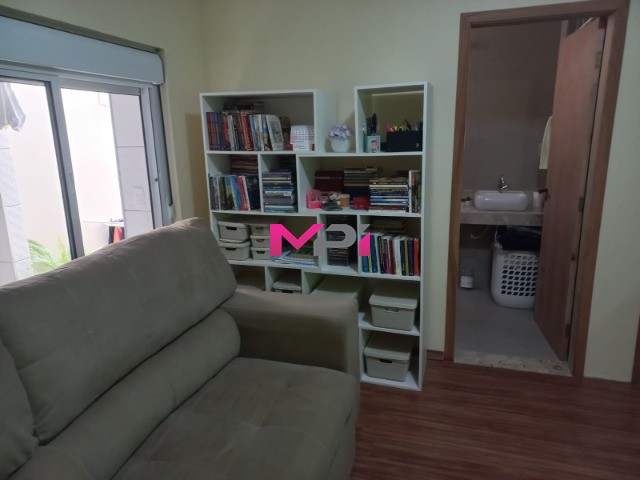 Casa à venda com 3 quartos, 214m² - Foto 8