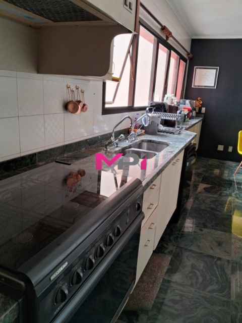Apartamento à venda com 4 quartos, 230m² - Foto 7