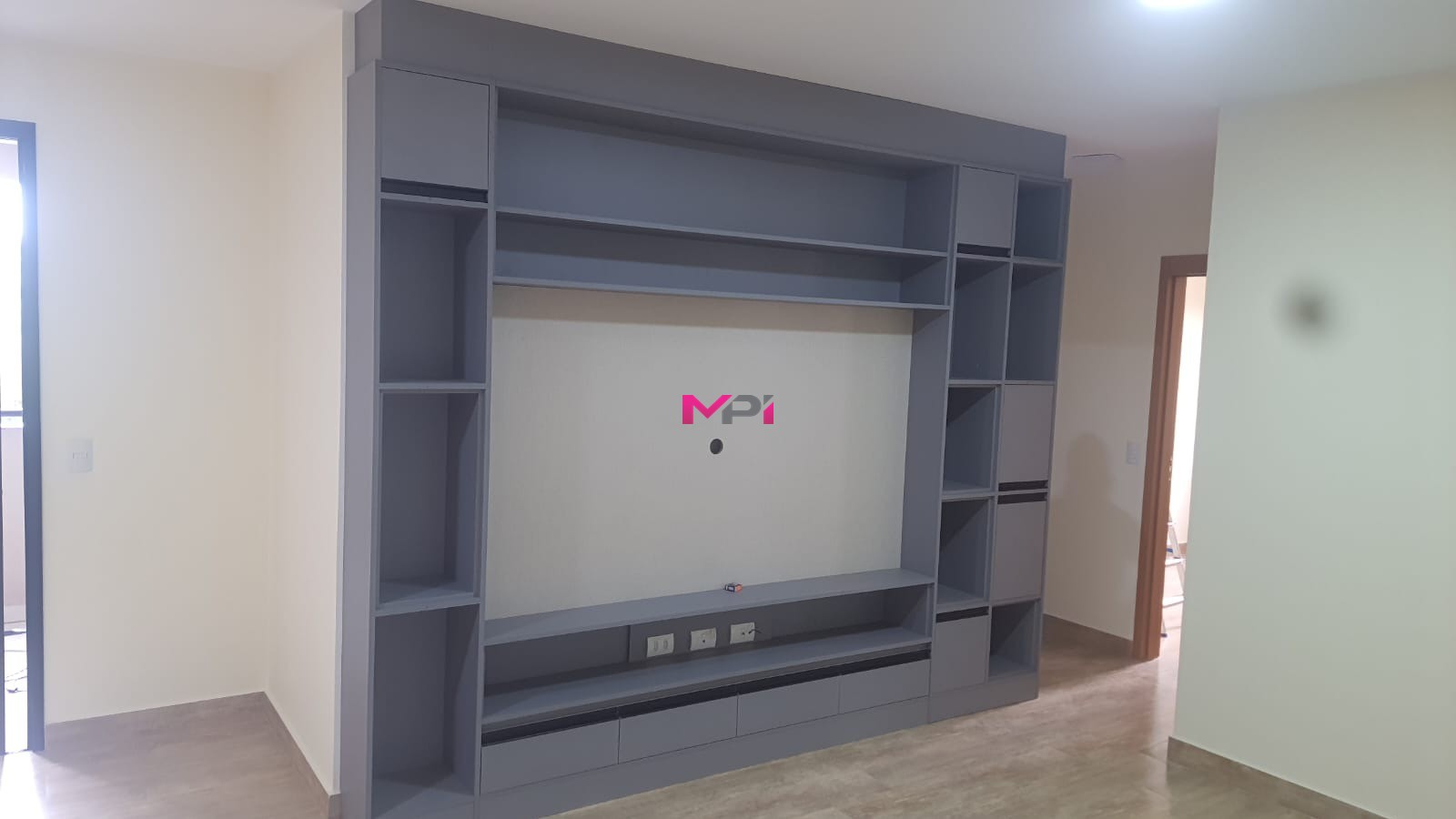 Apartamento à venda com 3 quartos, 105m² - Foto 1