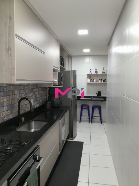 Apartamento à venda com 2 quartos, 82m² - Foto 2