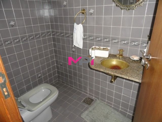Casa à venda com 3 quartos, 390m² - Foto 10