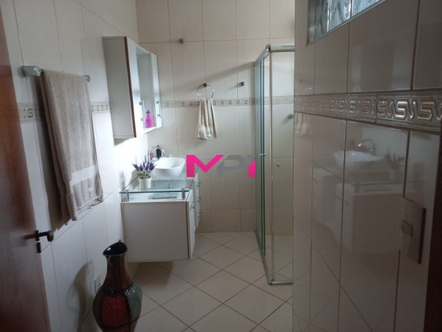 Casa à venda com 3 quartos, 214m² - Foto 16