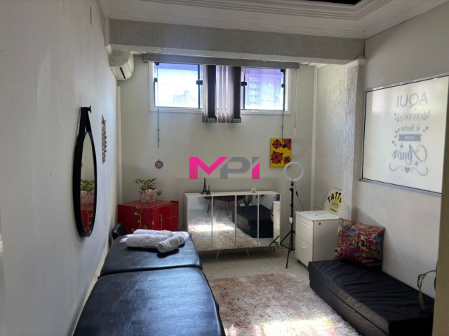 Prédio Inteiro à venda com 6 quartos, 270m² - Foto 9