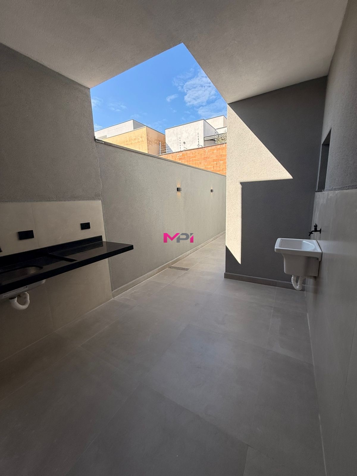 Casa à venda com 3 quartos, 83m² - Foto 11