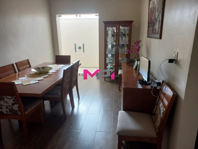 Casa à venda com 3 quartos, 214m² - Foto 3