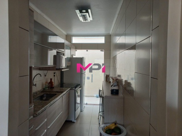 Casa à venda com 3 quartos, 214m² - Foto 6