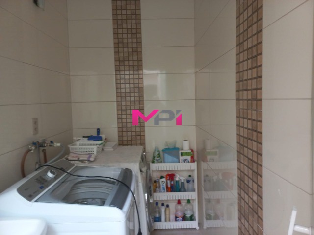 Casa à venda com 3 quartos, 214m² - Foto 17